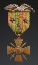 CROIX DE GUERRE 1914-1917 AVEC CITATIONS ET INSIGNE DU GROUPE DE COMBAT N°12 DIT DE L'« ESCADRILLE DES CIGOGNES », création avril 1915, Première Guerre Mondiale. 29788-43R