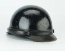 Photo 2 : 521	CASQUE DE MOTOCYCLISTE DE LA GENDARMERIE DÉPARTEMENTALE, modèle 1er novembre 1933.