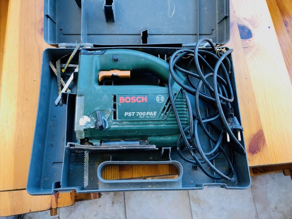 Location outil Scie sauteuse bosch - pst 700 pae près de Artigues-près-Bordeaux