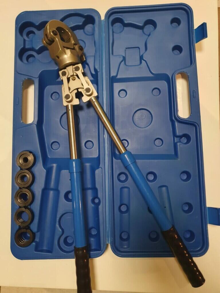 Location outil Pince à sertir Multicouches/PER  près de Saint-Quentin