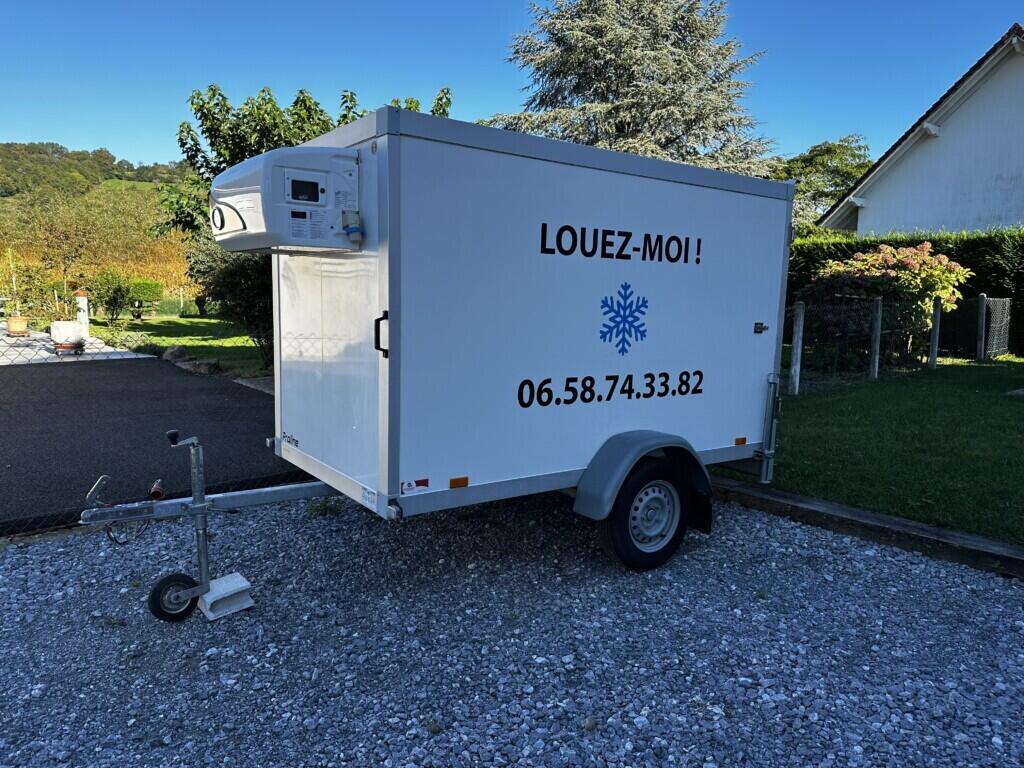Location outil Remorque frigo électrique près de Viodos-Abense-de-Bas