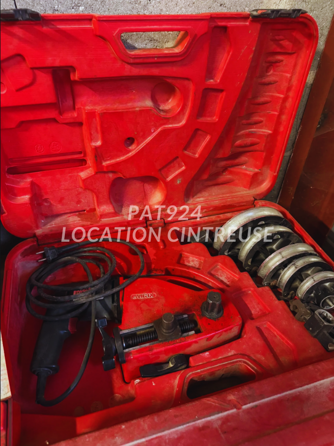 Location outil Cintreuse électrique Virax près de Courbevoie