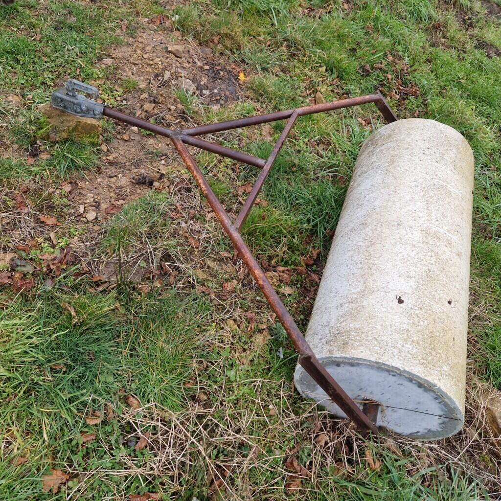 Location outil Rouleau à gazon  près de Le Châtenet-en-Dognon