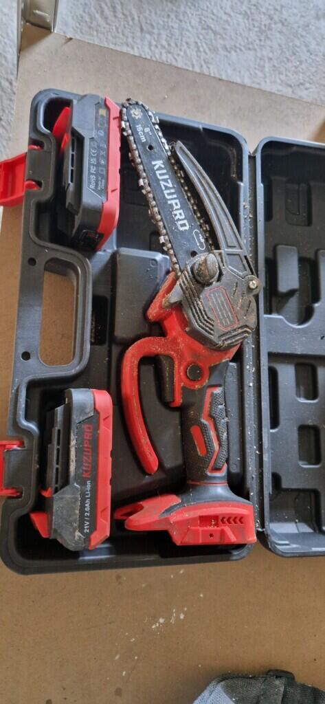 Location outil Tronçonneuse élagueuse Sans-fil près de Aubigny