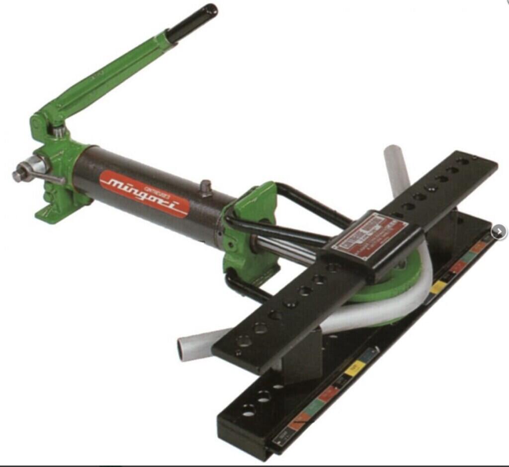 Location outil Cintreuse manuel près de Le bono