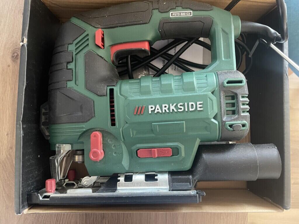 Location outil Scie sauteuse pendulaire Filaire près de Rambouillet