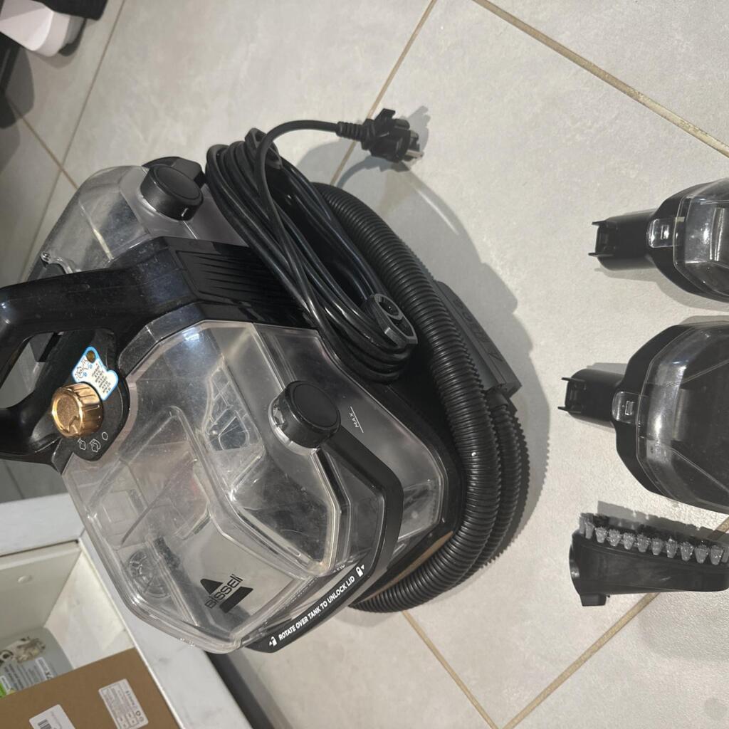 Location outil Shampouineuse  Bissell près de Ambierle