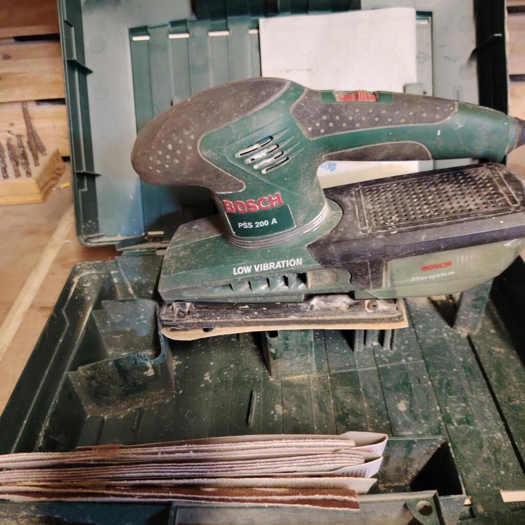 Location outil Ponceuse vibrante Électrique Bosch I près de Langueux