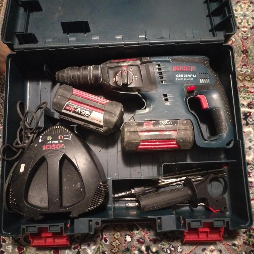 Location outil Burineur perforateur Électrique Bosch pro près de Ris-Orangis