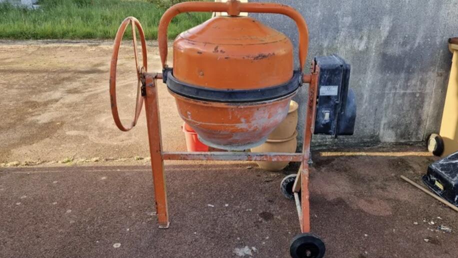 Location outil Bétonnière Électrique Bahco près de Passy-en-Valois