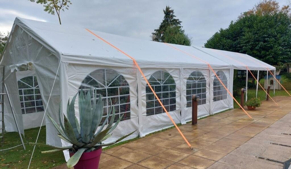 Location outil Tente de reception Livré monté et démonté près de Cerny