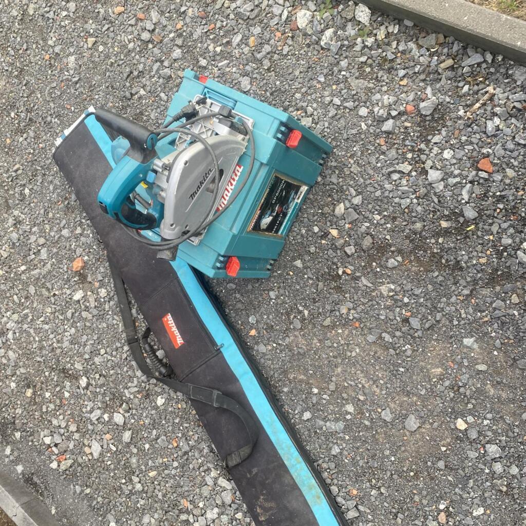 Location outil Scie plongeante Électrique Aeg près de Millonfosse