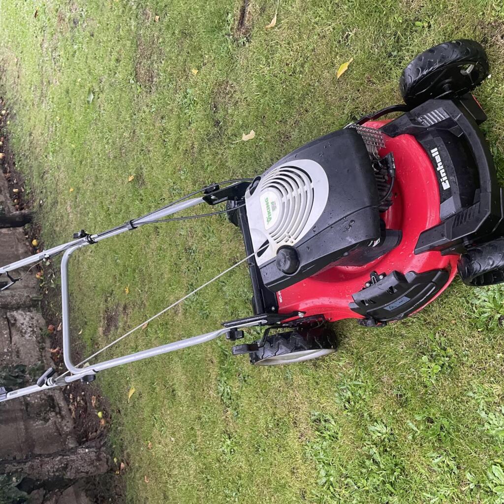 Location outil Tondeuse Thermique Einhell près de Saint-Rémy-de-Sillé