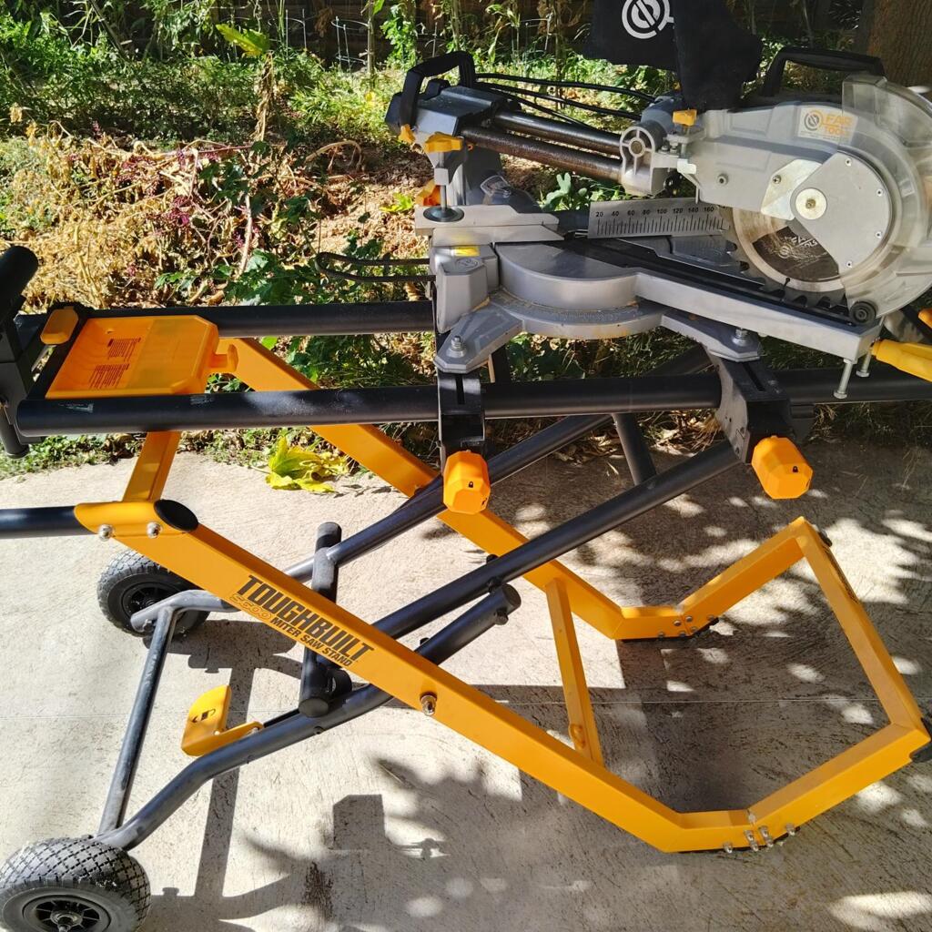 Location outil Scie à onglet radiale + chevalet transformable Fartools près de Narbonne