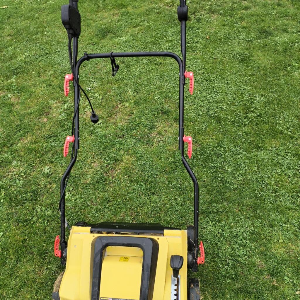Location outil Scarificateur Électrique près de Sainte-Geneviève