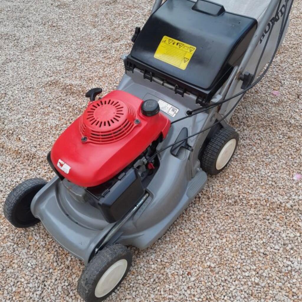 Location outil Tondeuse à gazon Thermique Sterwins près de Corbeil essonnes