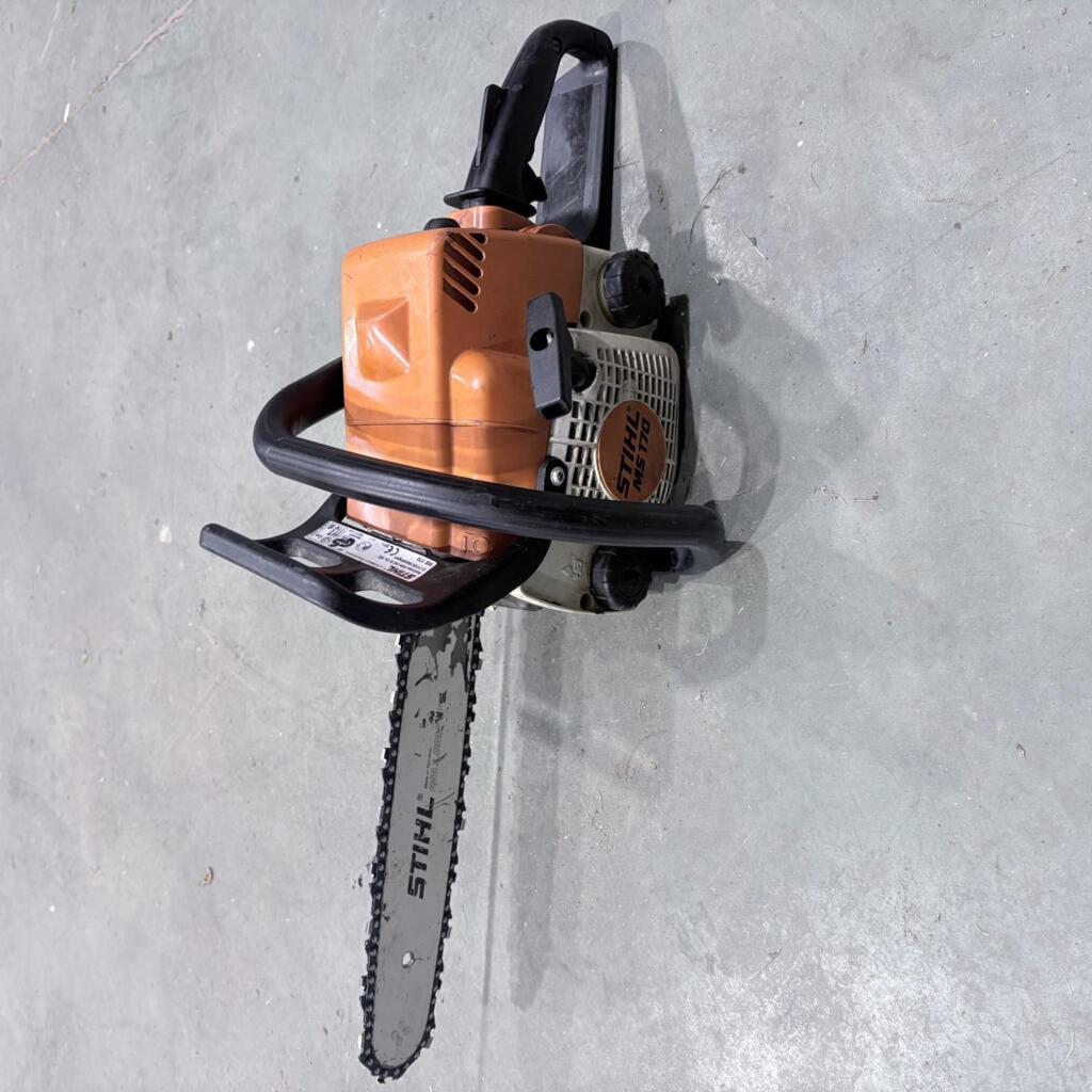 Location outil Tronçonneuse Thermique Stihl près de Corbeil essonnes