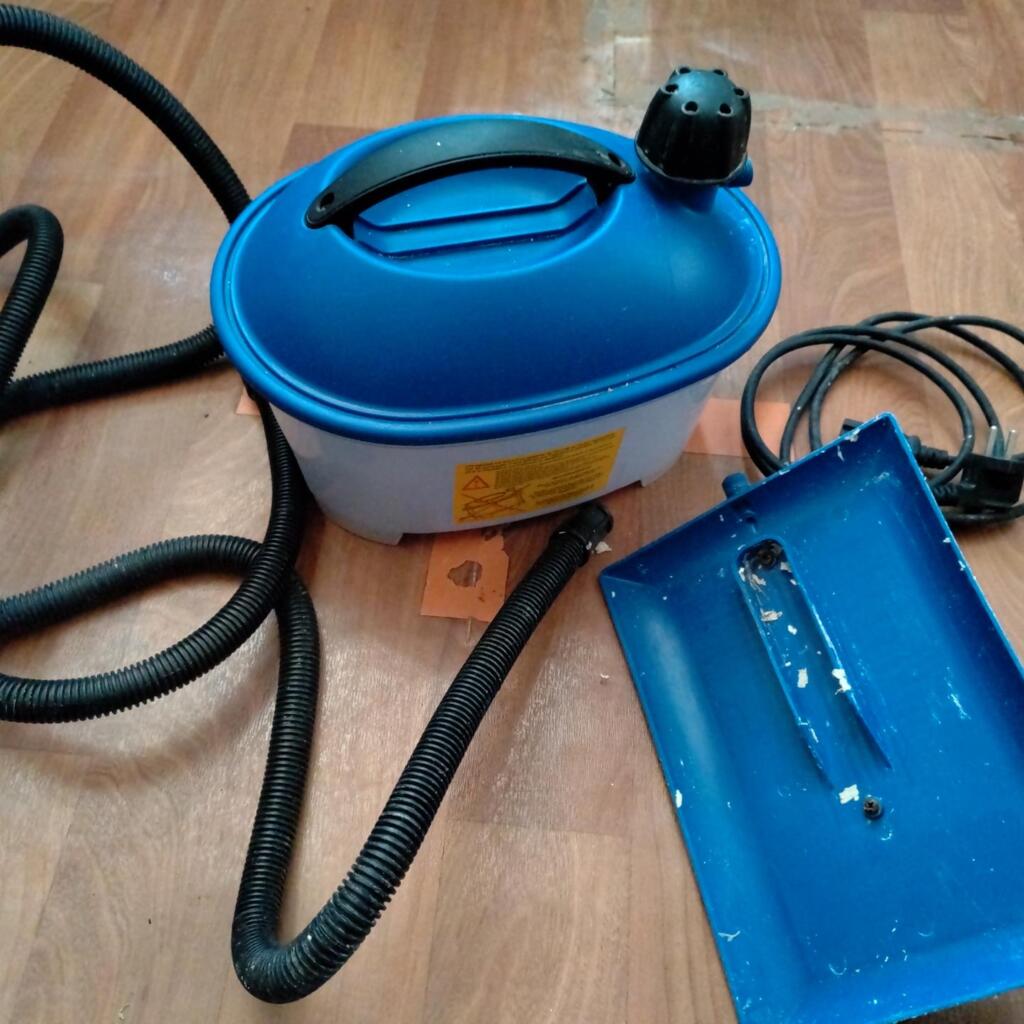 Location outil Décolleuse à papier peint Électrique près de Le Boupère