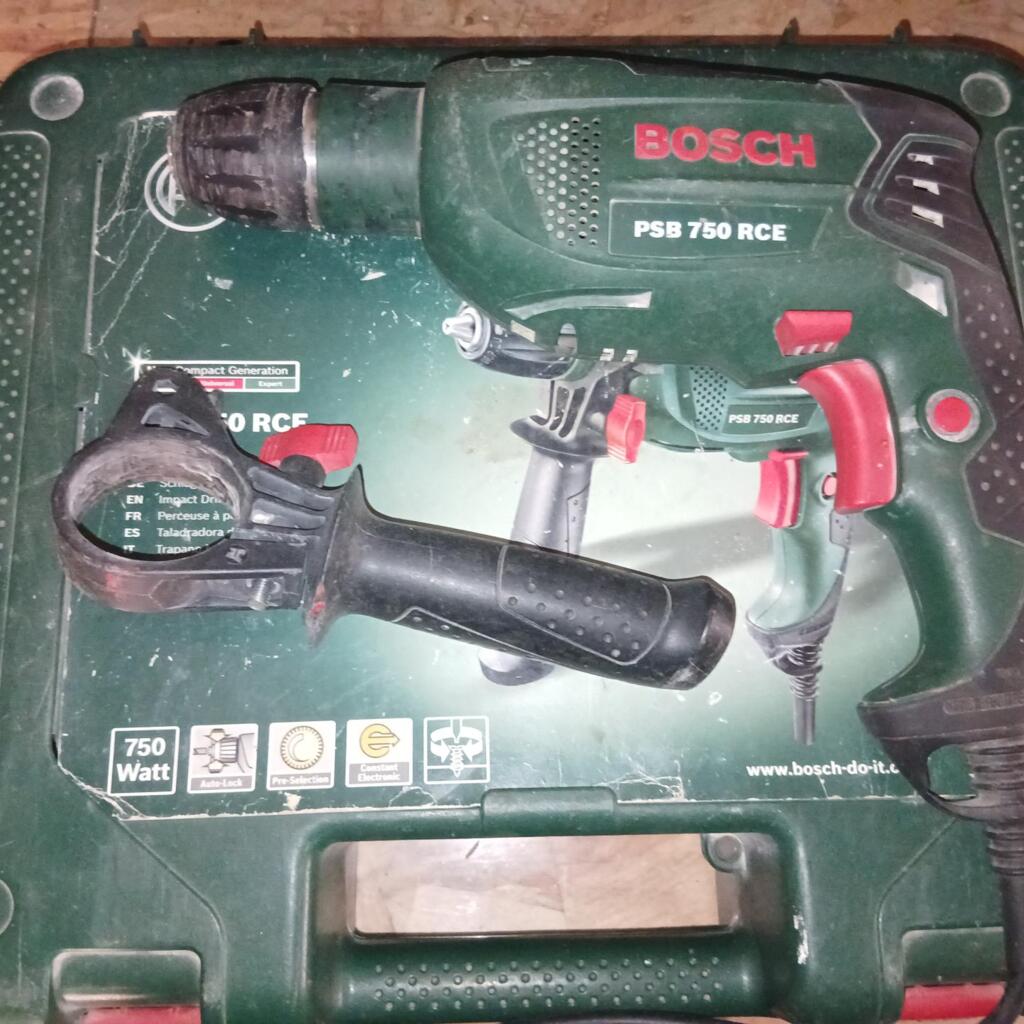 Location outil Perceuse Électrique Bosch près de Mirande