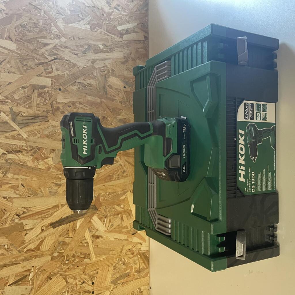 Location outil Perceuse Sans-fil Hikoki près de Couville