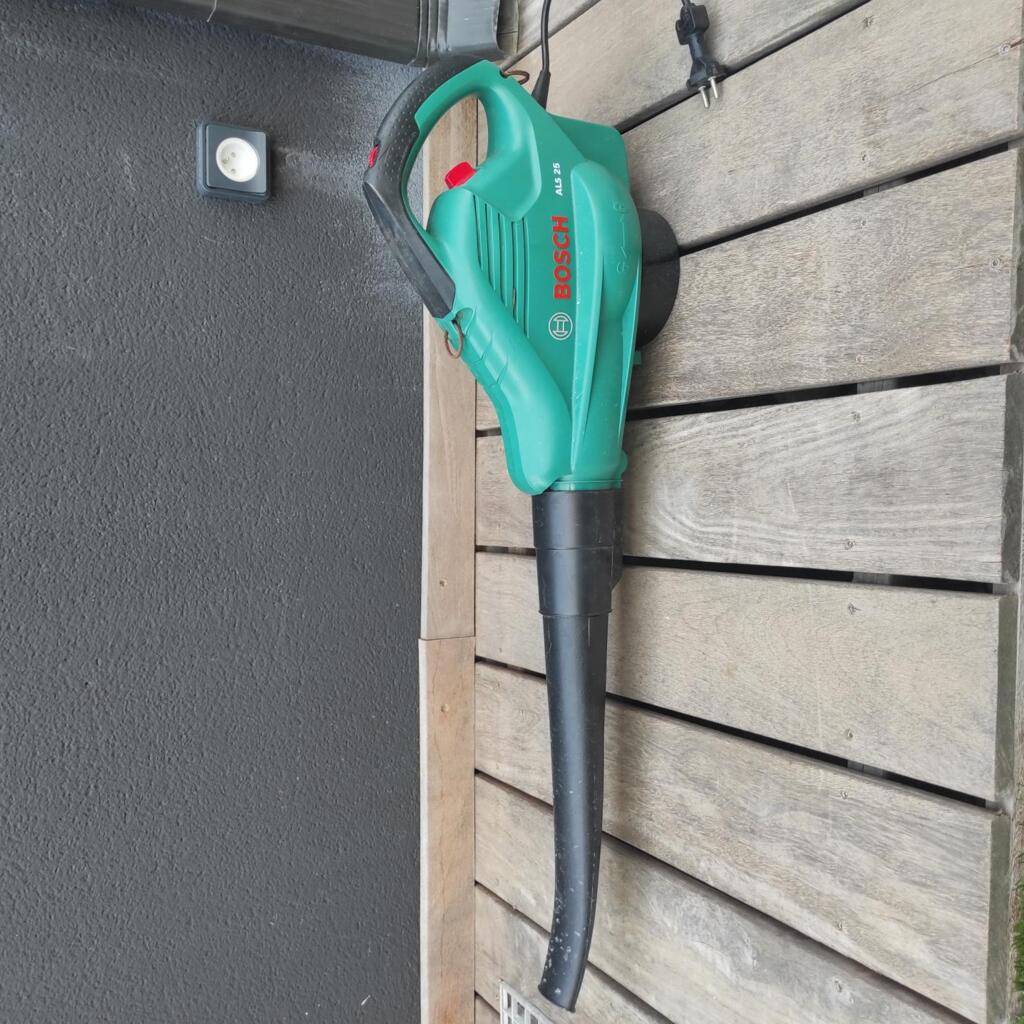 Location outil Aspirateur souffleur Électrique Bosch I près de Prades-le-Lez