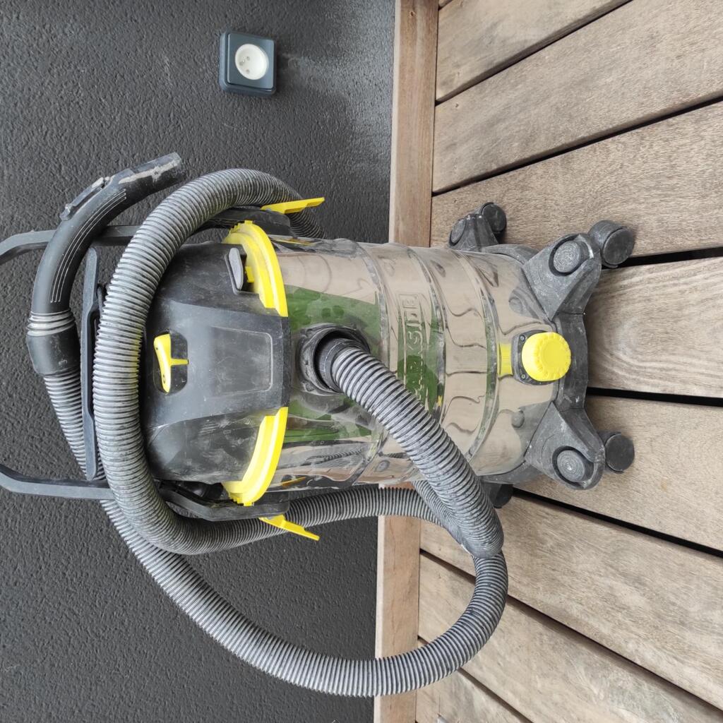 Location outil Aspirateur Électrique près de Prades-le-Lez