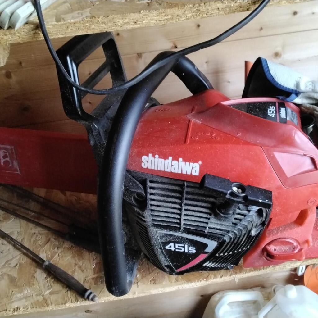 Location outil Tronçonneuse Thermique près de Lureuil