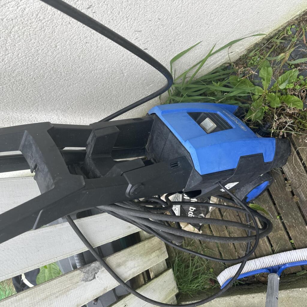 Location outil Nettoyeur haute pression Électrique Nilfisk près de Pluguffan