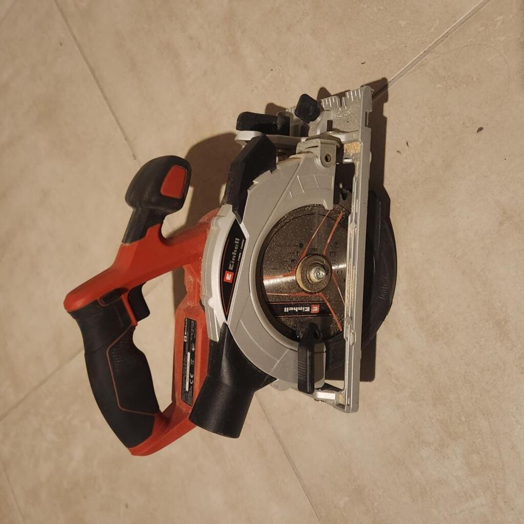 Location outil Scie circulaire Électrique Einhell près de Méré