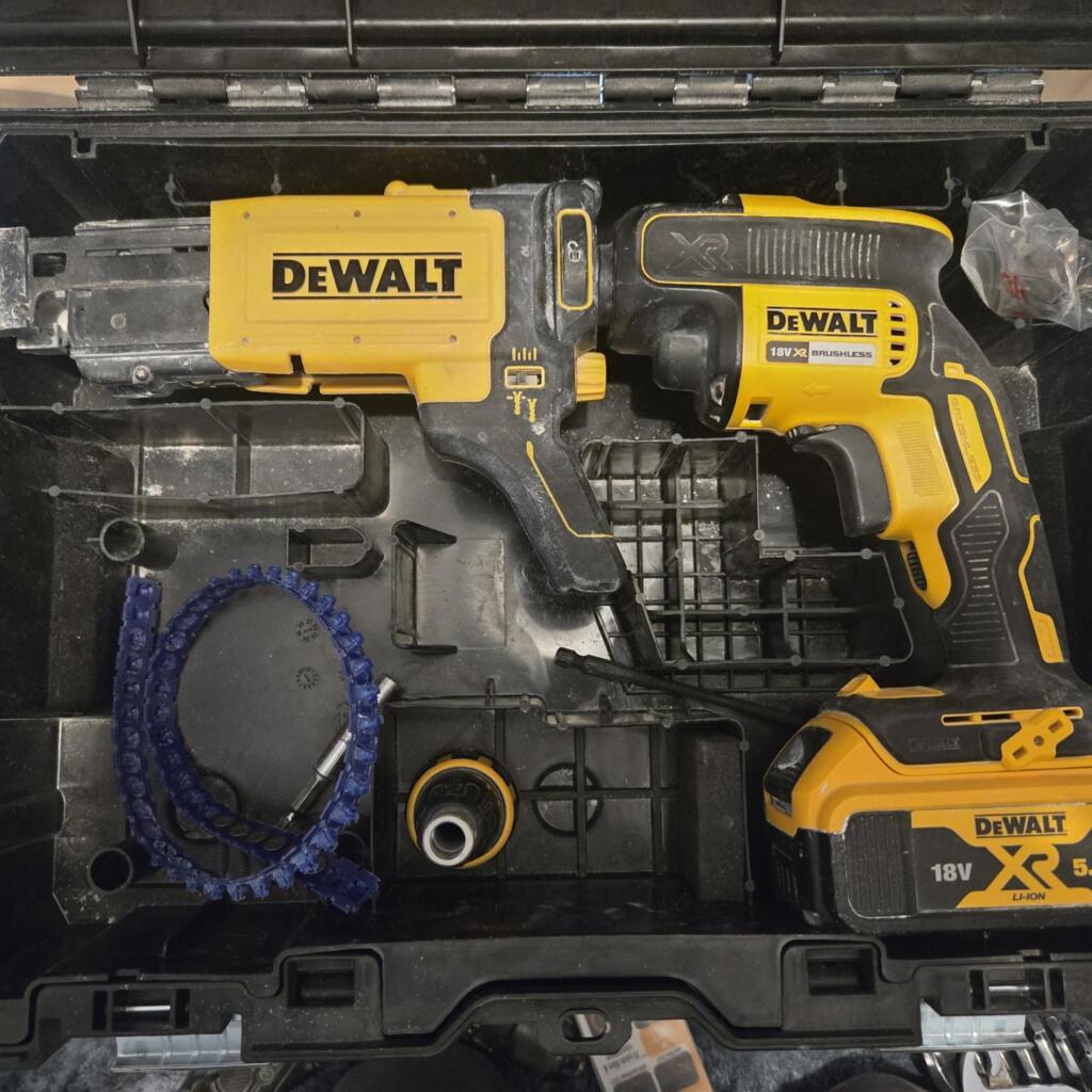Location outil Visseuse à placo Électrique Dewalt près de Le Faouët