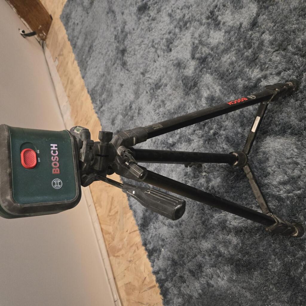 Location outil Niveau laser Bosch près de Le Faouët