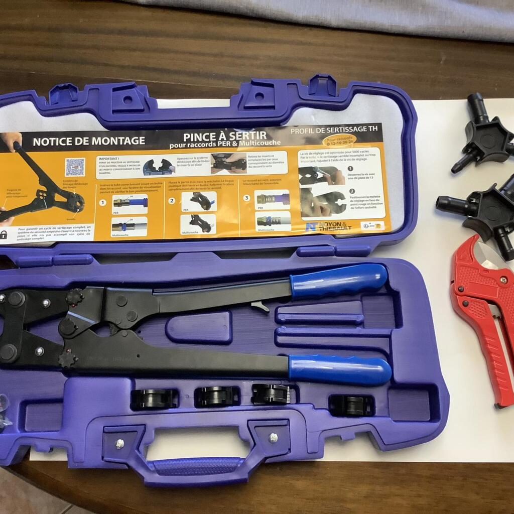 Location outil Pince à sertir près de Décines-Charpieu