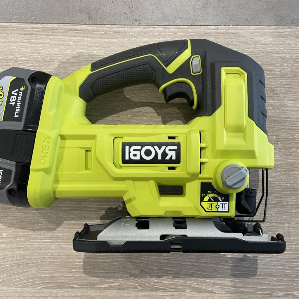 Location outil Scie sauteuse Sans-fil Ryobi près de Chéreng