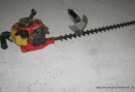 Location outil Taille haie thermique kawasaki 70cm près de Dreux