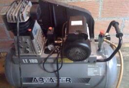 Location outil Compresseur d'air airmaster 230 v - 100 litres - 10 bars - 3cv près de Dreux