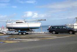 Location outil Mise a l'eau area avec ber, porte bateau. près de Dreux