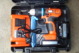 Location outil Perçeuse visseuse black et decker egbl 14k près de Dreux