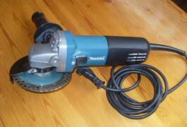 Location outil Meuleuse makita 9553nb  1100w près de Dreux