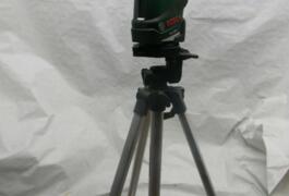 Location outil Niveau laser croix bosh pll360 près de Dreux