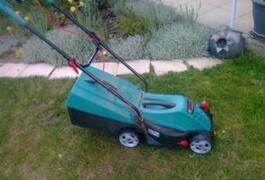 Location outil Tondeuse bosch rotak 32 + rallonge electrique 20m près de Dreux