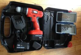 Location outil Perceuse, visseuse sans fil - black et decker près de Dreux