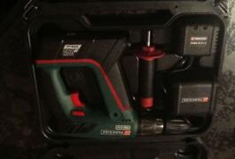 Location outil Perceuse visseuse a percussion sans fil près de Dreux