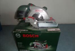 Location outil Scie circulaire bosch pks 55a près de Dreux