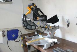 Location outil Scie à onglet peugeot energysaw 254db près de Dreux