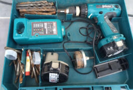 Location outil Perceuse visseuse dévisseuse makita près de Dreux