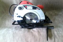 Location outil Scie circulaire black &amp; decker près de Dreux