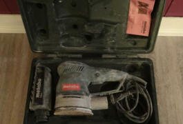 Location outil Ponceuse excentrique metabo 320w sxe 425 turbotec près de Dreux