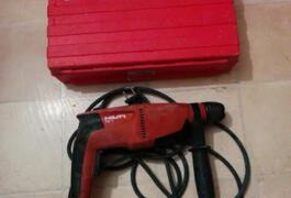 Location outil Perceuse perforateur à percussion 650w hilti te1 près de Dreux