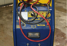 Location outil Chargeur booster 12/24 volt près de Lavaur
