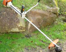 Location outil Débroussailleuse professionel stihl fs400 a fil près de Franconville
